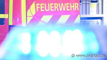 Brand in Wohncontainer: Nachbarn retten 49-Jährigen – Er liegt schlafend in Toilette