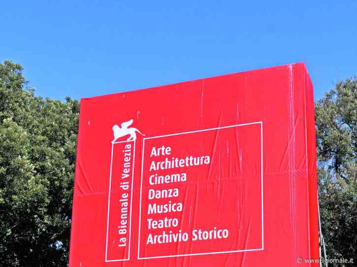 Caso Ue-Biennale, Lega e grillini furiosi: "No ai ricatti". Ed è record di visite