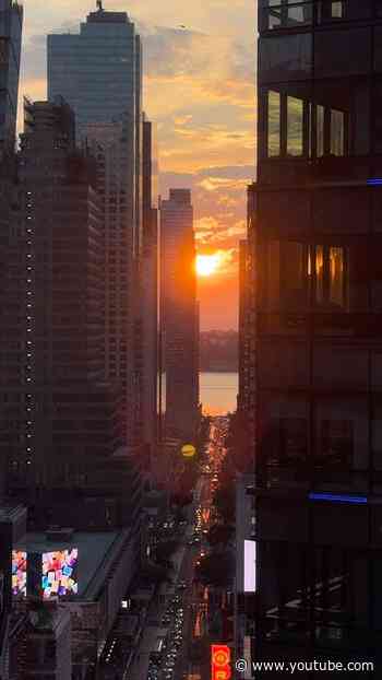Manhattanhenge on 42nd Street 🌞#TimesSquare #TimesSquareNYC #manhattanhenge #manhattanhenge2026