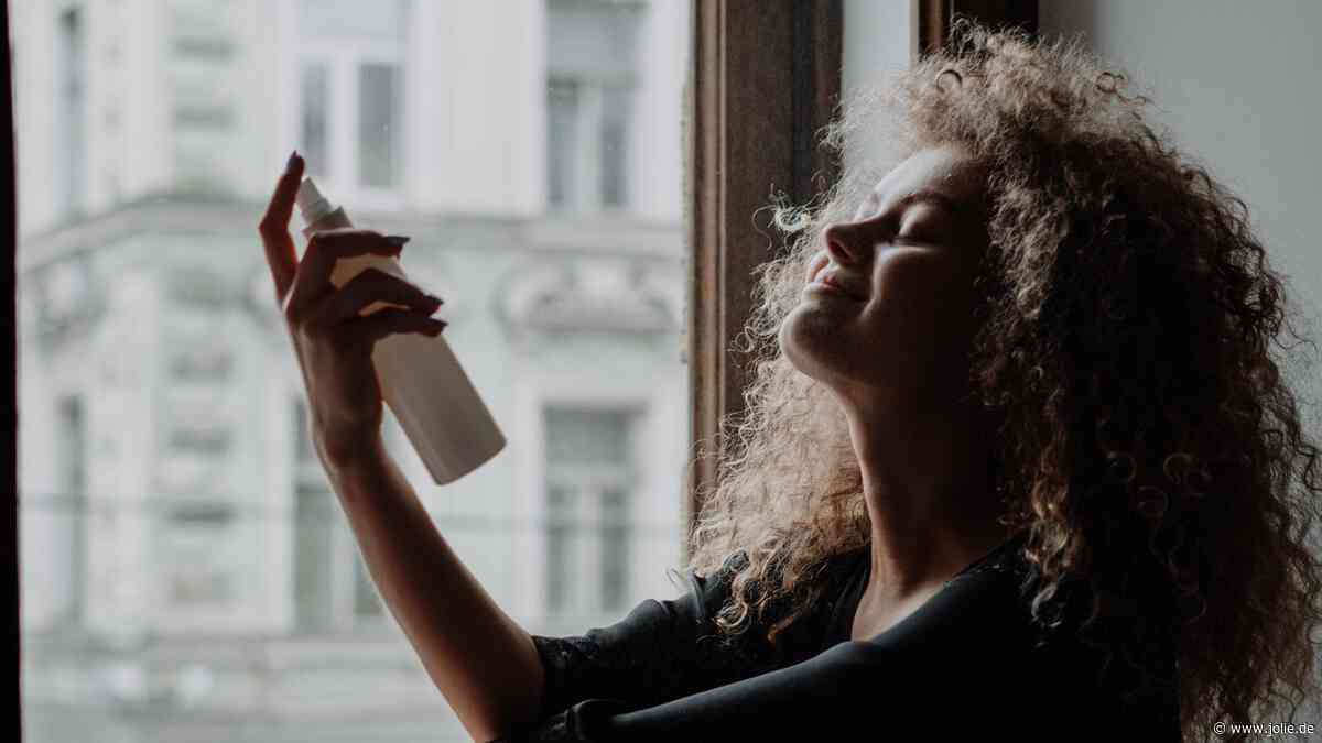 Gegen öligen Teint: Dieses mattierende Gesichtsspray wirkt wie flüssiges Blotting Paper