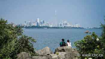 Heat warning issued for GTA, temperatures expected to peak near 37 C Tuesday: Environment Canada