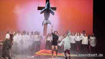 Theologe kritisiert Kreuzigung von Wal „Timmy“ am Ernst Deutsch Theater