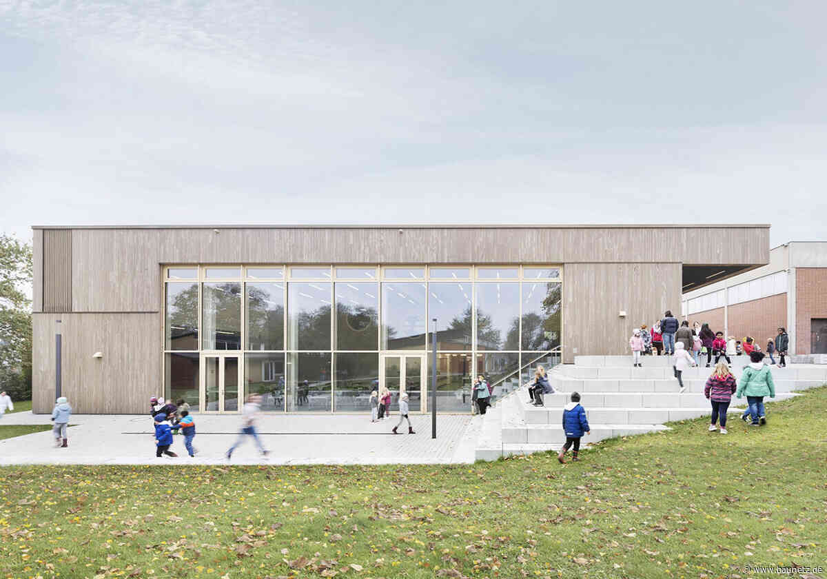 Vierzügig in der Gartenstadt - Schulerweiterung in Kassel von Anderhalten Architekten