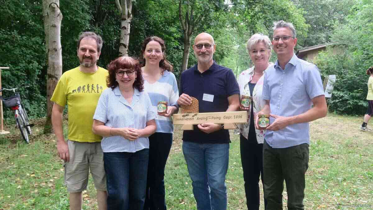 Kümmern sich um weit über 10 Millionen Bienen: Imkerverein Anzing-Poing feiert 130. Jubiläum
