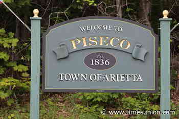 Pilot killed in single-engine plane crash at Piseco Airport