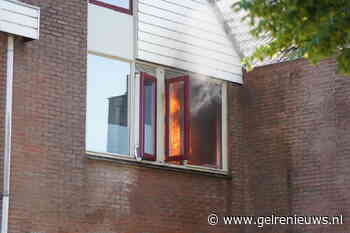 Buurtbewoners blussen woningbrand tot brandweer arriveert