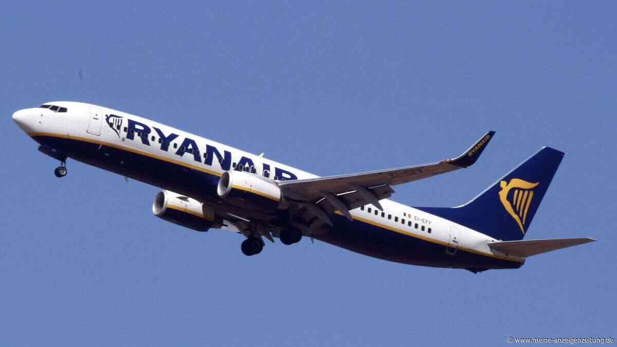 Zerbrochenes Fenster, Notlandung: Passagier beinahe aus Ryanair-Maschine gesogen