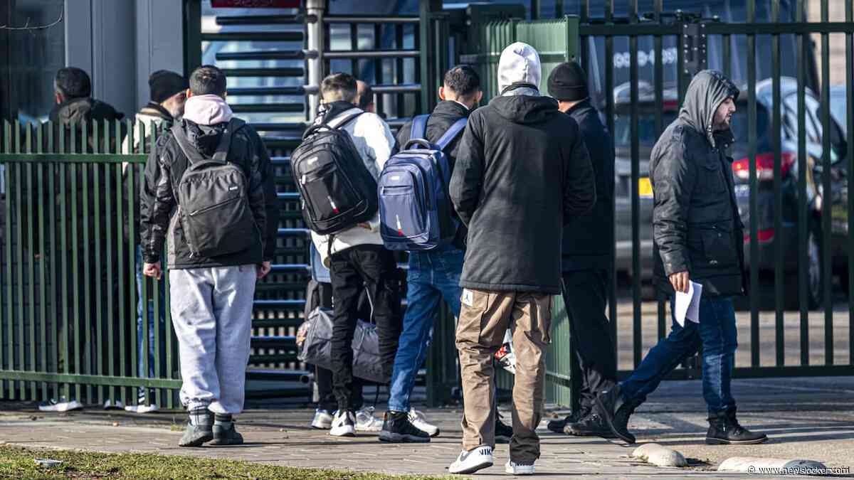 Maatregelen in Ter Apel: wachtende asielzoekers opgevangen, preventief fouilleren mogelijk