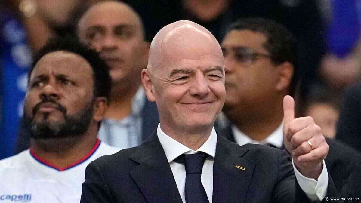 „Er denkt, über ihm ist nur Gott“: FIFA-Insider packt über Infantino aus