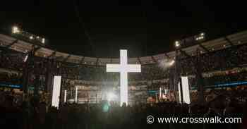 30,000 Pack Angel Stadium to Hear Gospel as Greg Laurie Sees 'Hunger' for God