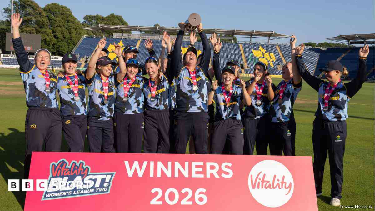 Glamorgan beat Gloucestershire to win first trophy