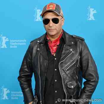 Tom Morello mourns the death of his mother