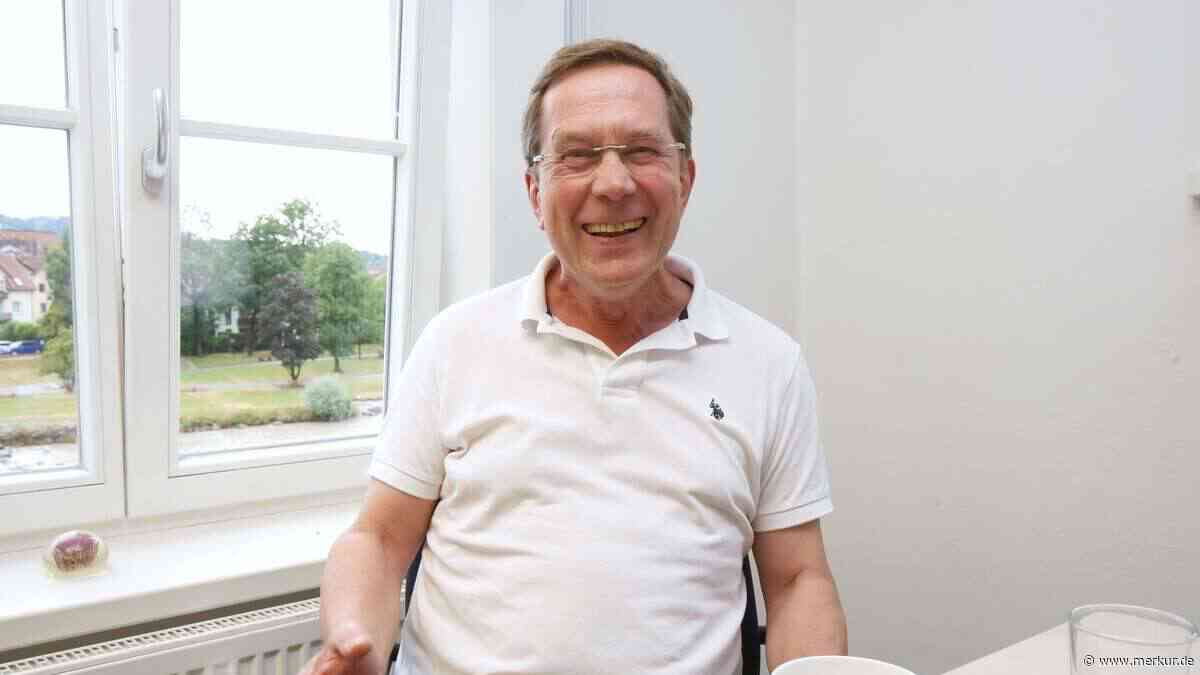 Schulleiter aus Oberbayern verabschiedet sich nach 17 Jahren: Bier-Brauen und seltenes Hobby jetzt im Fokus