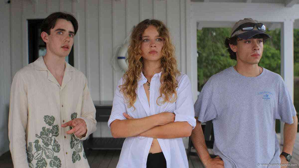 Off Campus fans are about to become obsessed with this new teen drama from Gossip Girl creators