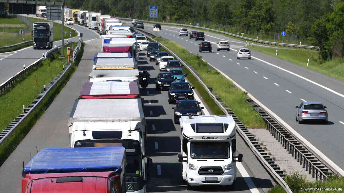 Doppelte Lkw-Blockabfertigung sorgt für massiven Stau auf der A93