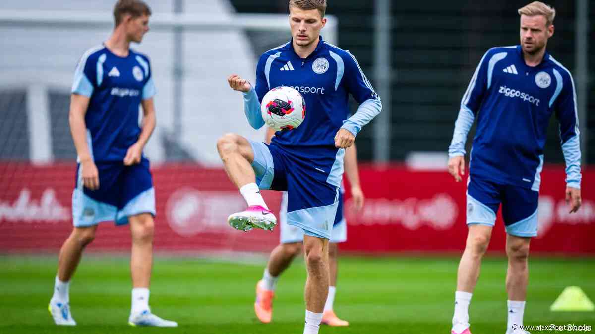 'Ajax lacht eerste bod van Eintracht Frankfurt op Gaaei weg en zet in op miljoenenbedrag'