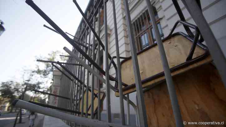 Escolares marcharon y tomaron el Liceo Enrique Molina Garmendia de Concepción