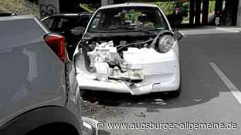 Tragischer Unfall bei Wiblingen: 79-Jährige fährt in wartendes Auto und stirbt