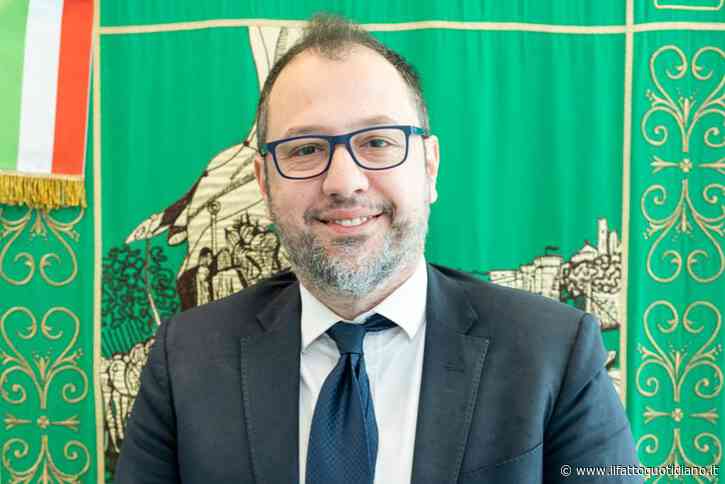 Assessore regionale ma anche consigliere comunale, colleziona poltrone ma alle votazioni si vede quasi mai: il caso di Gianluca Comazzi. “L’assemblea cittadina? Non incide sulle scelte”