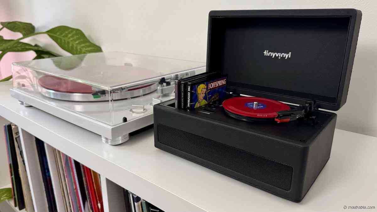 Hands-on with Tiny Vinyls new tiny record player