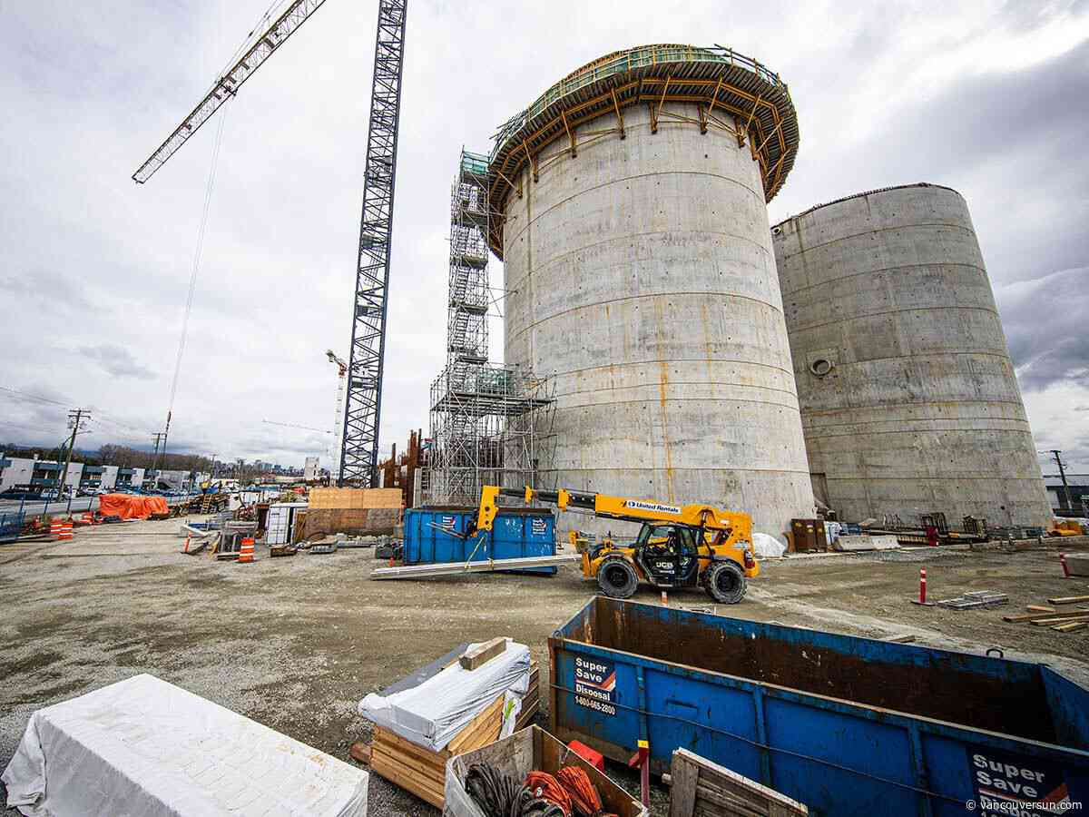 Metro Vancouver worker dispute: Full strike looms if final day of talks fail