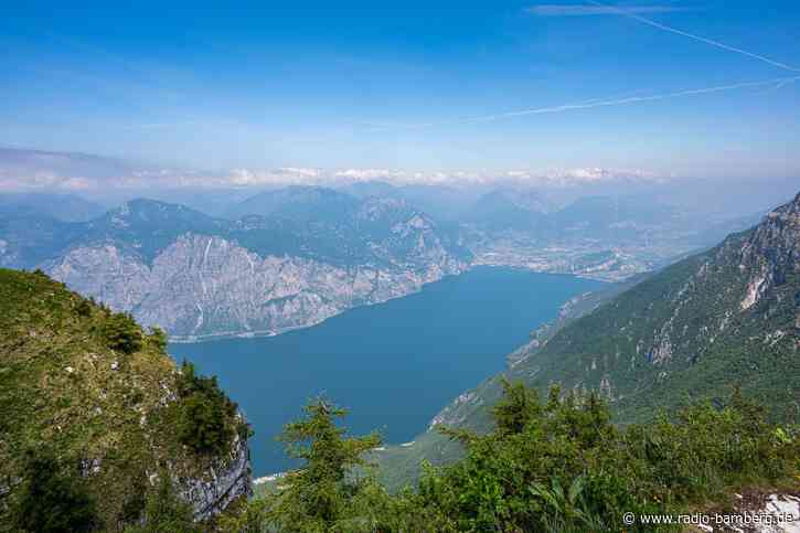 Deutscher stirbt bei Absturz mit Gleitschirm am Gardasee
