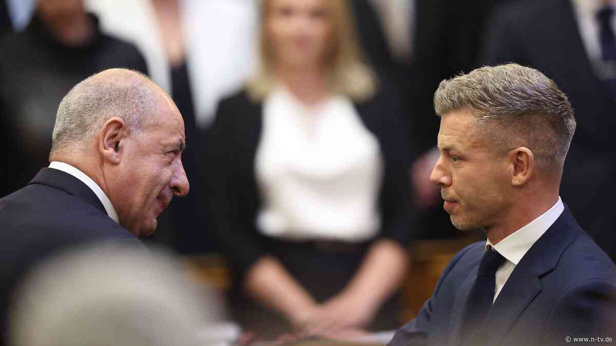 Präsidenten droht Amtsenthebung: Ungarns Regierungspartei ändert Verfassung fundamental