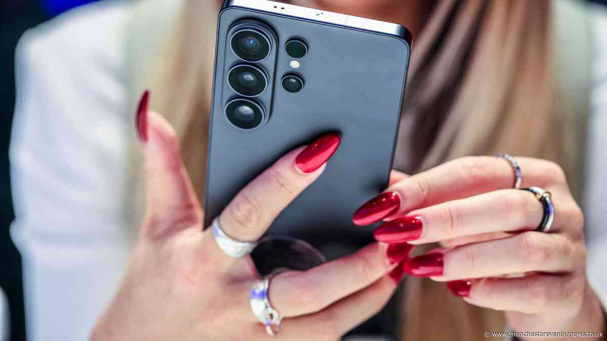 Time running out to get free smartwatch and headphones with your next Samsung Galaxy phone