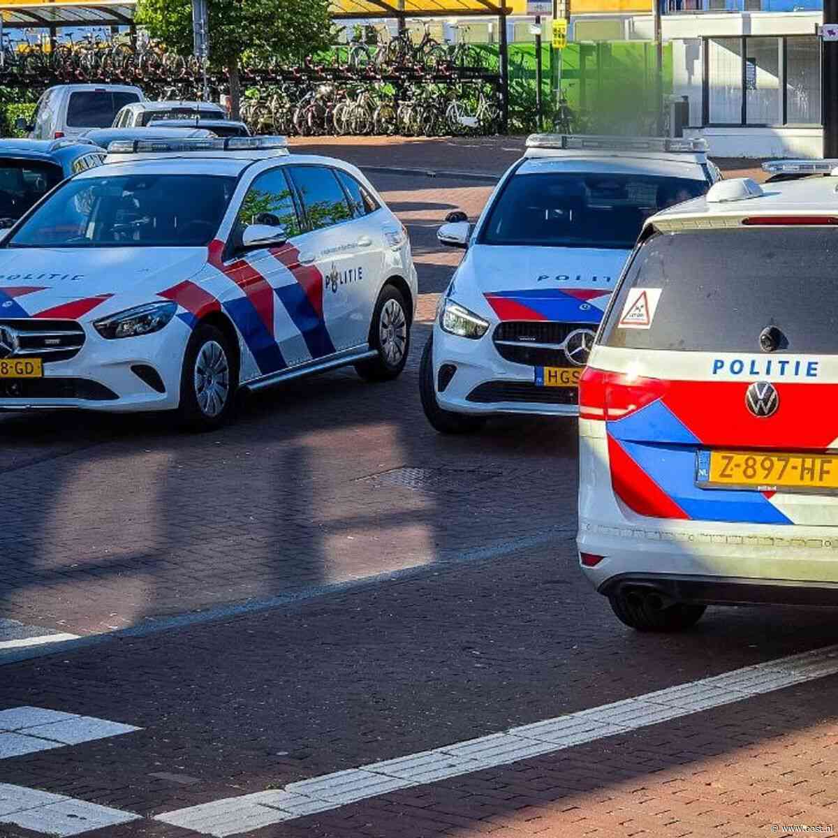 Politie zoekt behulpzame snorfietser na steekincident Almelo