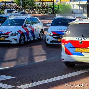 Politie zoekt behulpzame snorfietser na steekincident Almelo
