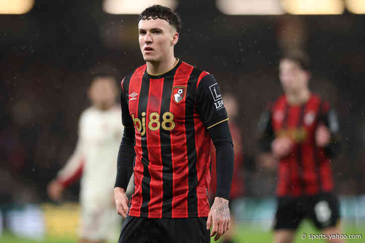 Jimenez joins Fiorentina from Bournemouth after suspended for inappropriate messages