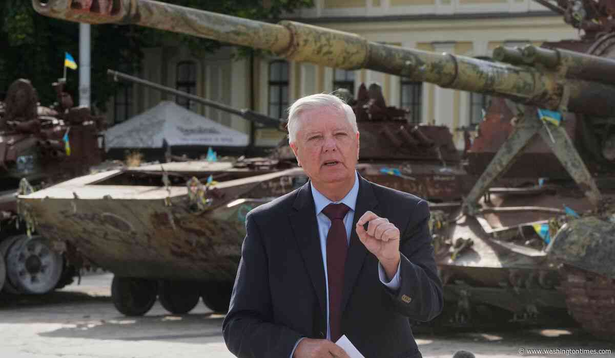 Senators call for passage of Russia sanctions bill to honor Lindsey Graham