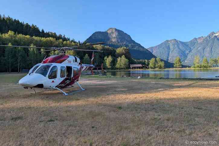 Trio of stranded Skagit River rafters bushwhacked their way to helicopter rescue
