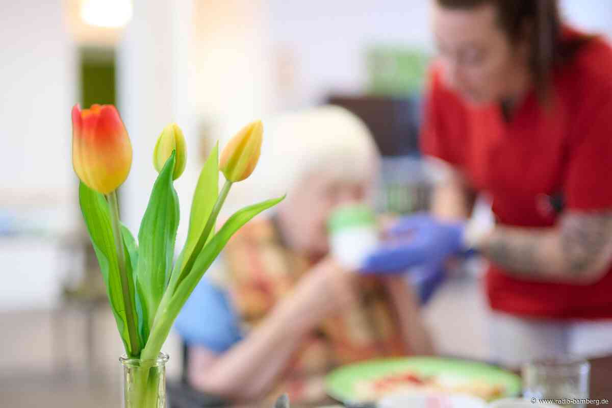 Pflege im Heim noch teurer – Was bringt die Reform?