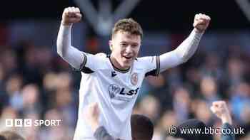 Arthurs joins Crawley Town to 'win promotion'
