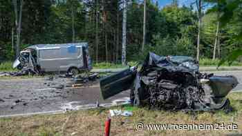 Horror-Crash auf Landstraße in Oberbayern: Drei Personen tot
