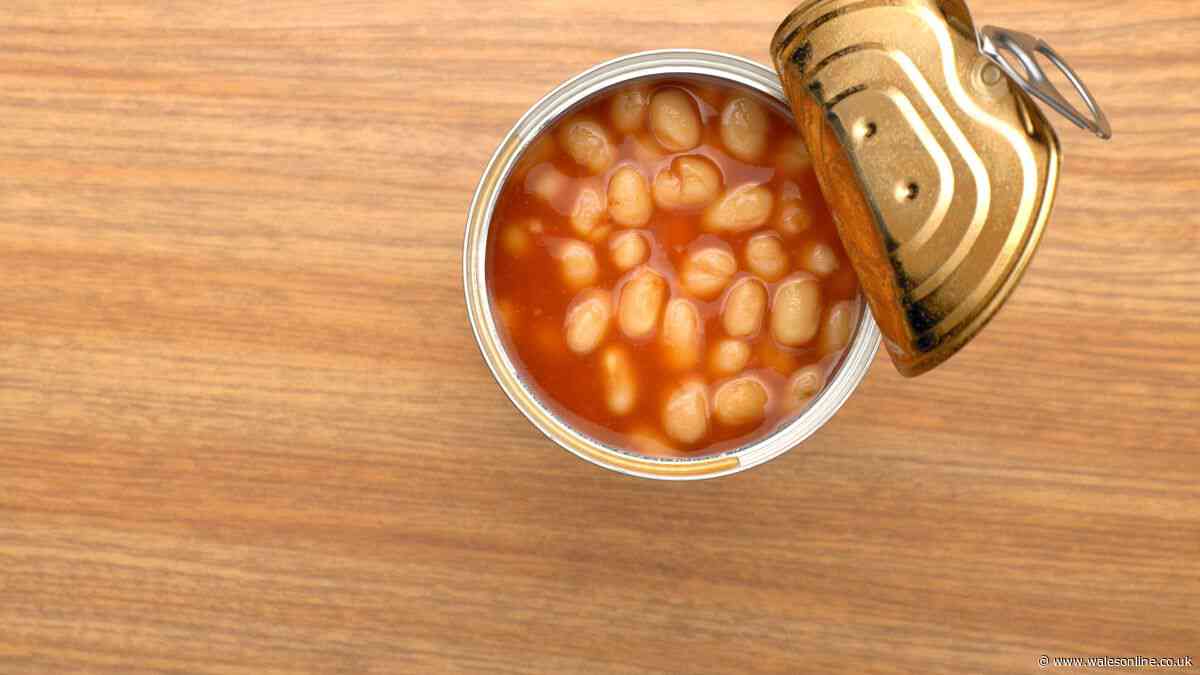 I compared cooking baked beans on the hob vs microwave – 1 method was far better