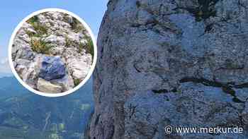 Mysteriöse blaue Punkte auf Alpenroute aufgetaucht – Bergsteiger in Italien außer sich