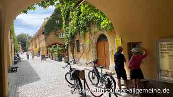 Warum die Fuggerei in Augsburg einmal im Jahr allen Gästen freien Eintritt gewährt