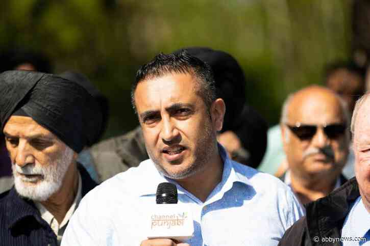 Surrey mayor scolds council rivals for ‘unfounded’ claims, spreading ‘misinformation’