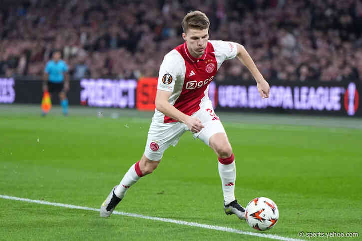 Frankfurt submit opening bid for Anton Gaaei