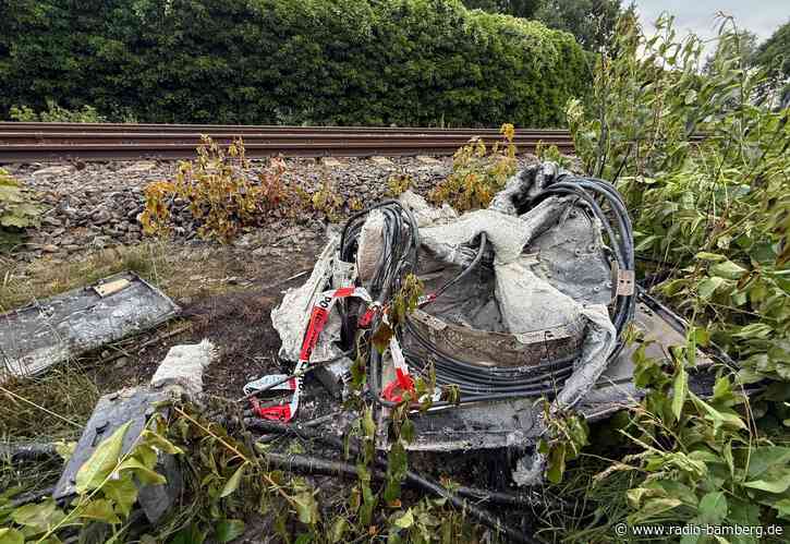 Mutmaßlicher Brandanschlag legt Zugverkehr lahm