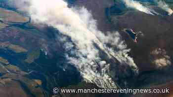 Dovestone and Tintwistle moor fires LIVE as major incidents declared with shocking photos of smoke over region