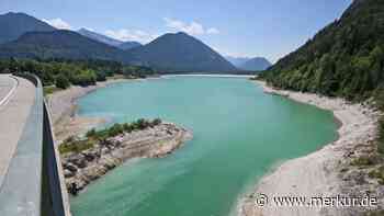 Sylvensteinsee sinkt unter „Eskalationsstufe 2“: Isar bekommt weniger Wasser