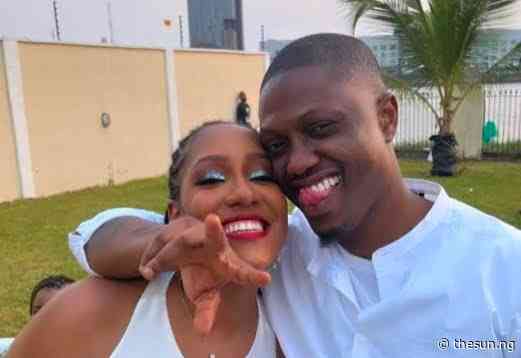 I met my wife in a club, but she is very homely — Vector