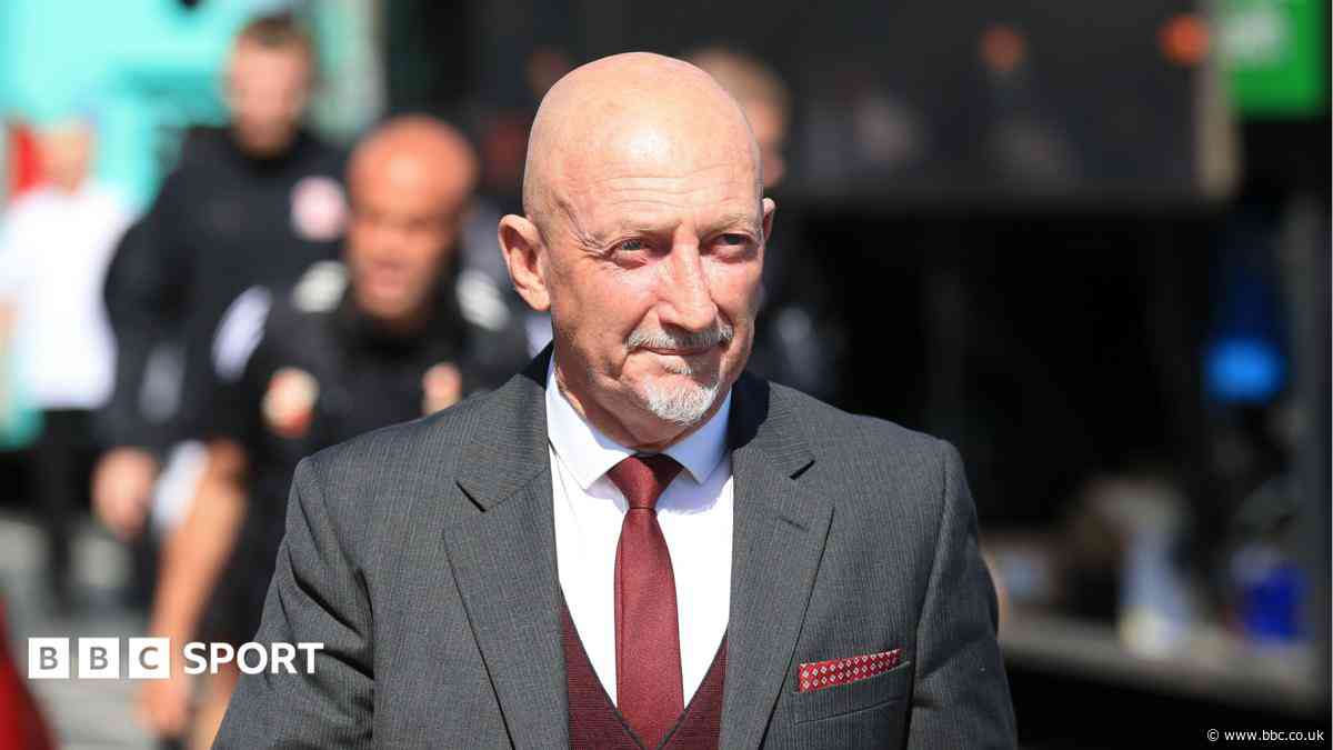 Swindon boss Holloway sent off in pre-season friendly