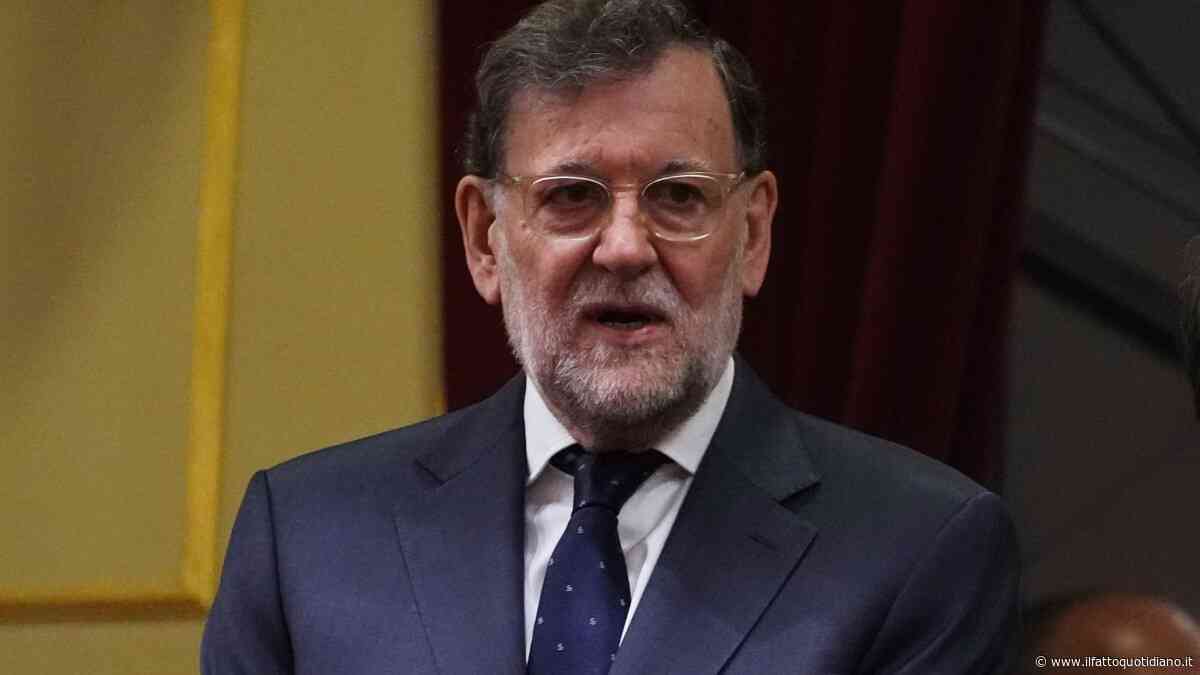“La Francia è forte ma non ha francesi”: è bufera per l’articolo dell’ex premier Rajoy. Sanchez: “Disonora la Spagna con dichiarazioni xenofobe”