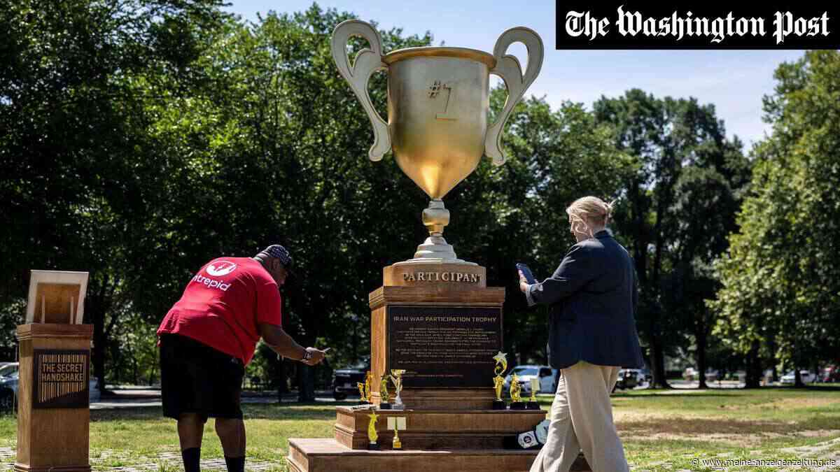 Drei Meter hohe Irankrieg-Trophäe auf der National Mall lässt Besucher rätseln