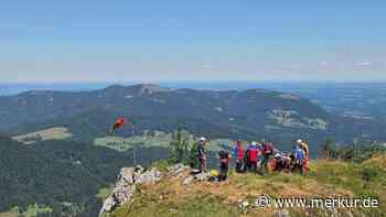 Bergwacht rückt sieben Mal aus – zwei Gleitschirmabstürze