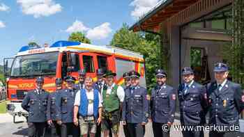 Neue Feuerwehrstation in Neuhaus eingeweiht – Großes Interesse im Ort